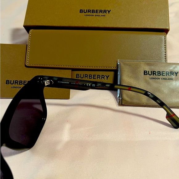 Men’s Burberry sunglasses. 100% authentic NWT - Picture 4 of 6
